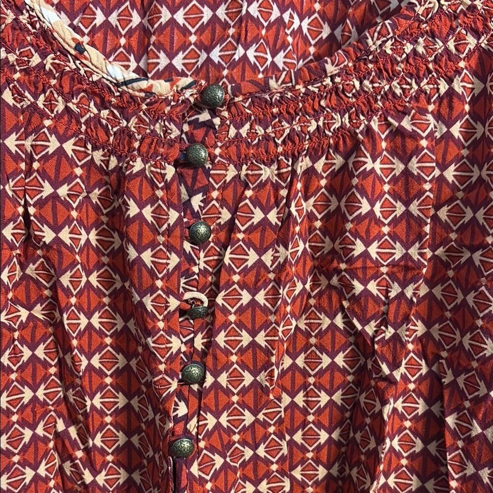 Avenue Red Cream Buttoned Blouse with Relaxed Fit - Picture 2 of 6